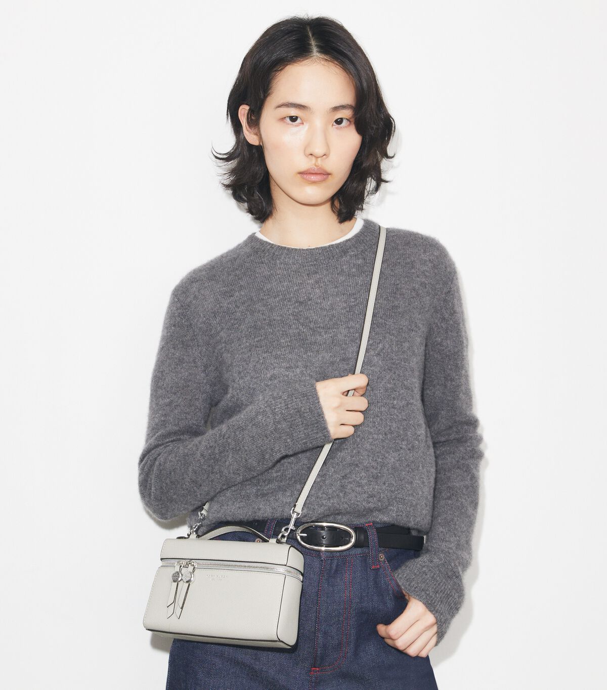 tory burch حقيبة سليم رومي ذات المقبض العلوي