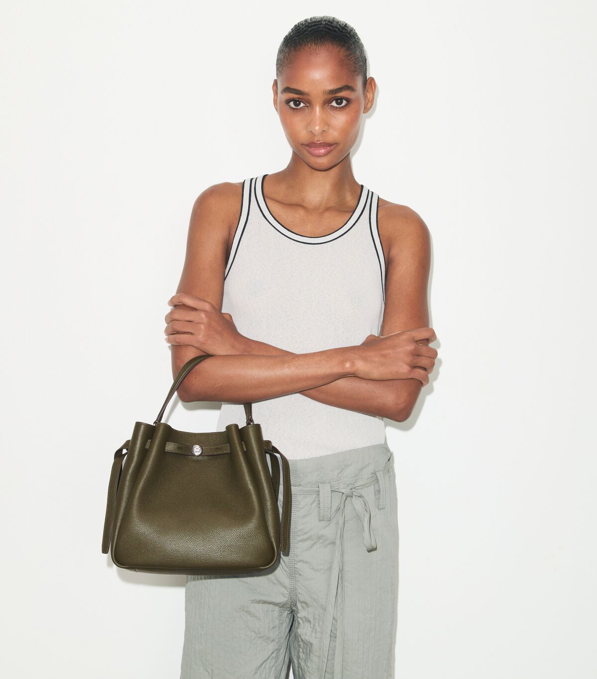 tory burch romy bucket bag