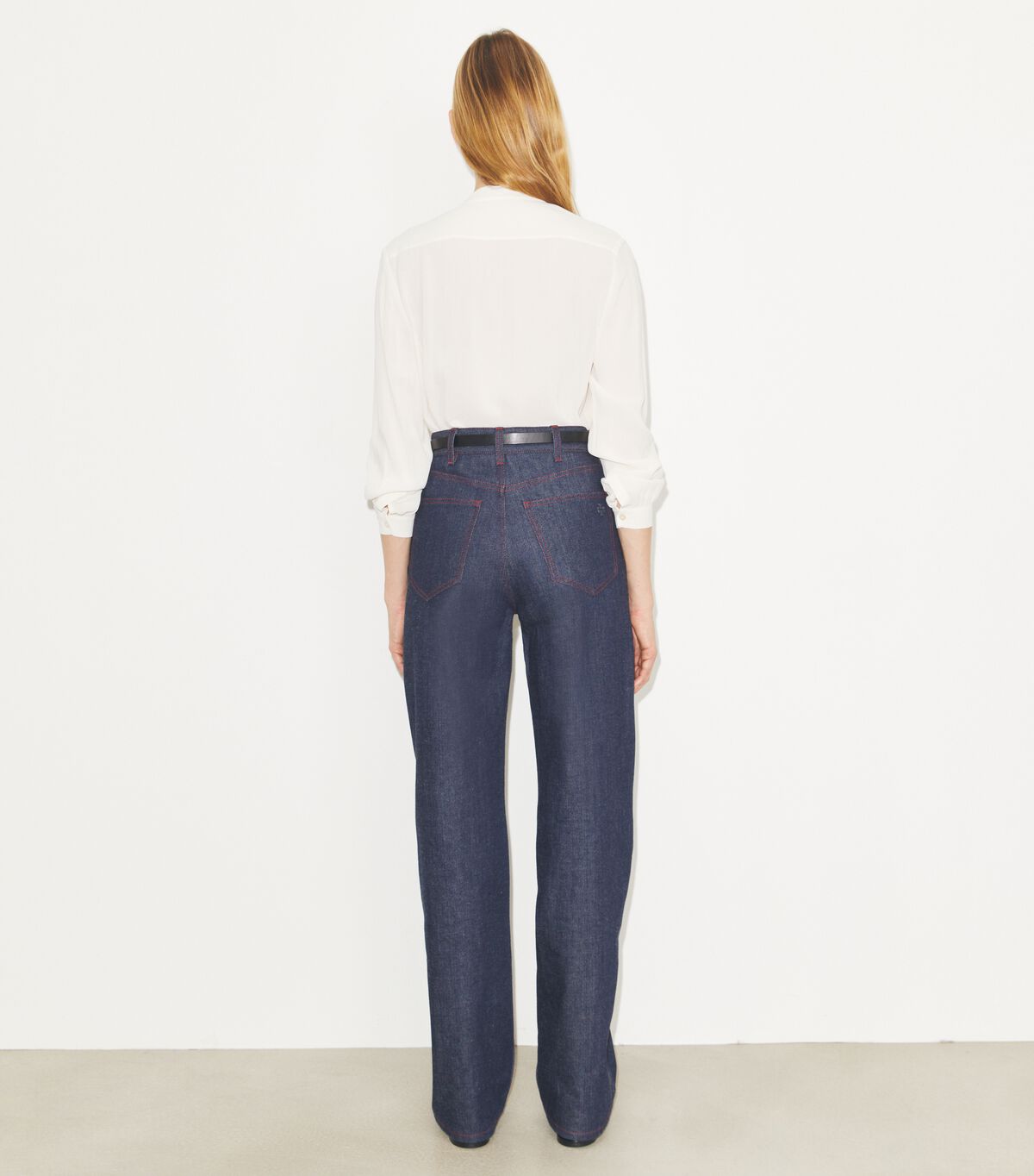 بلوزة جورجيت بفيونكة tory burch بلوزة جورجيت بفيونكة