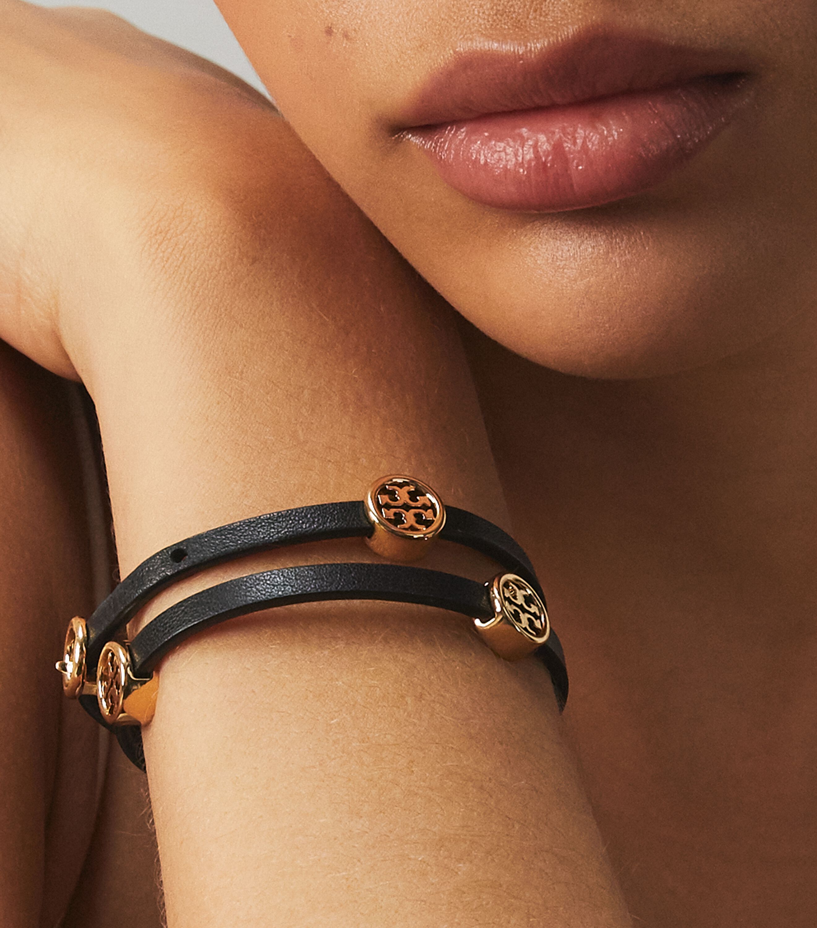 Tory burch double outlet wrap logo bracelet