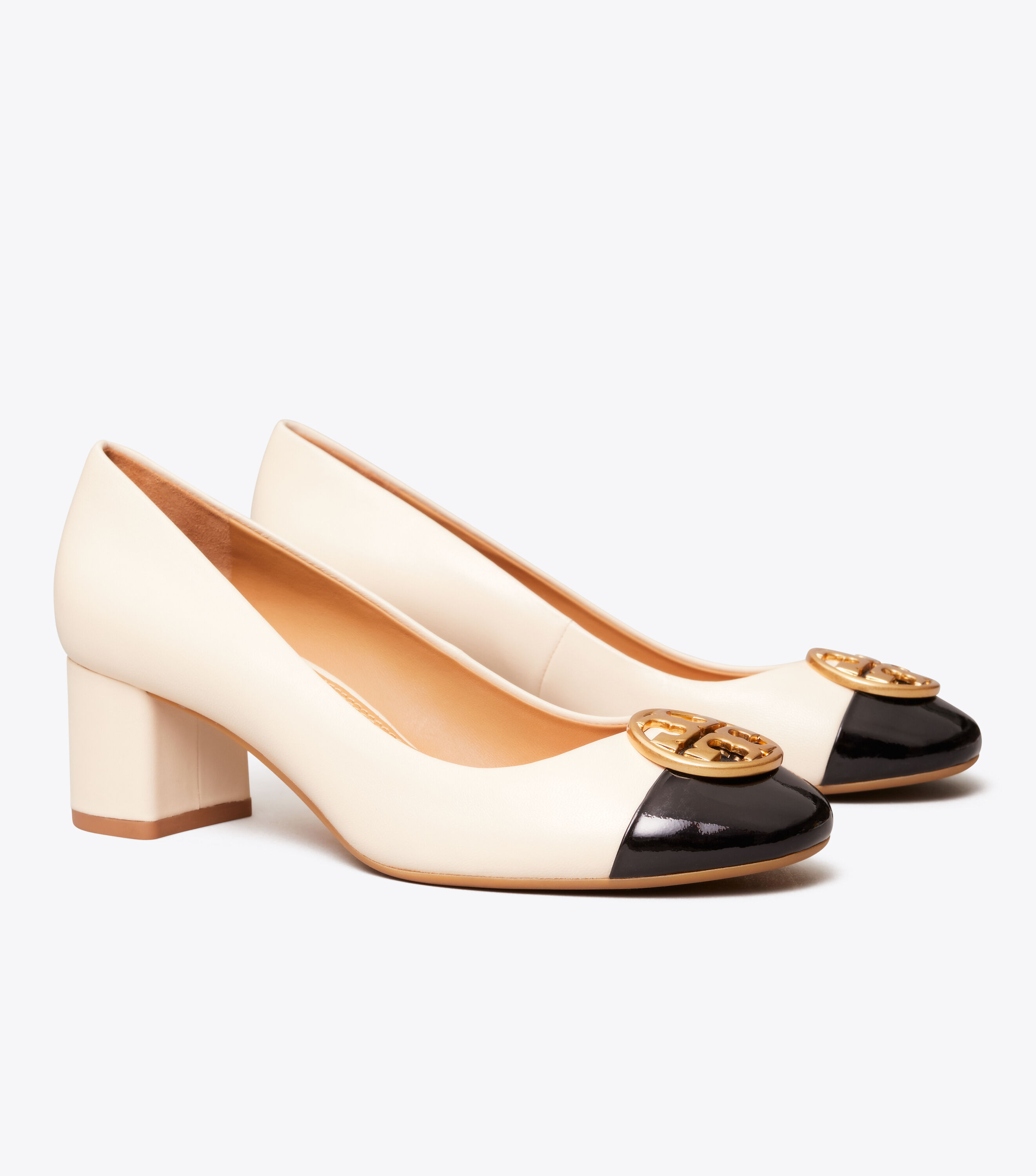 Cap toe pumps
