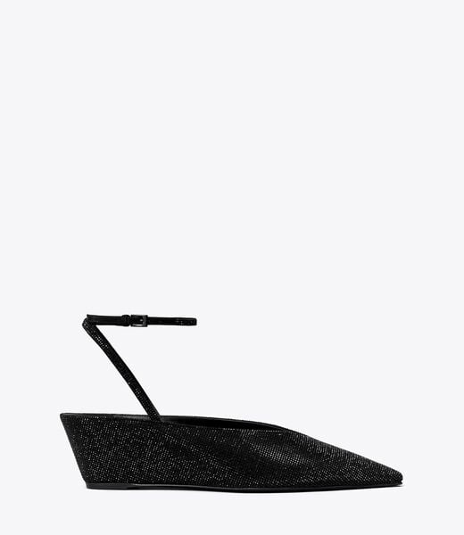 tory burch حذاء بكعب مرصع بالكريستال