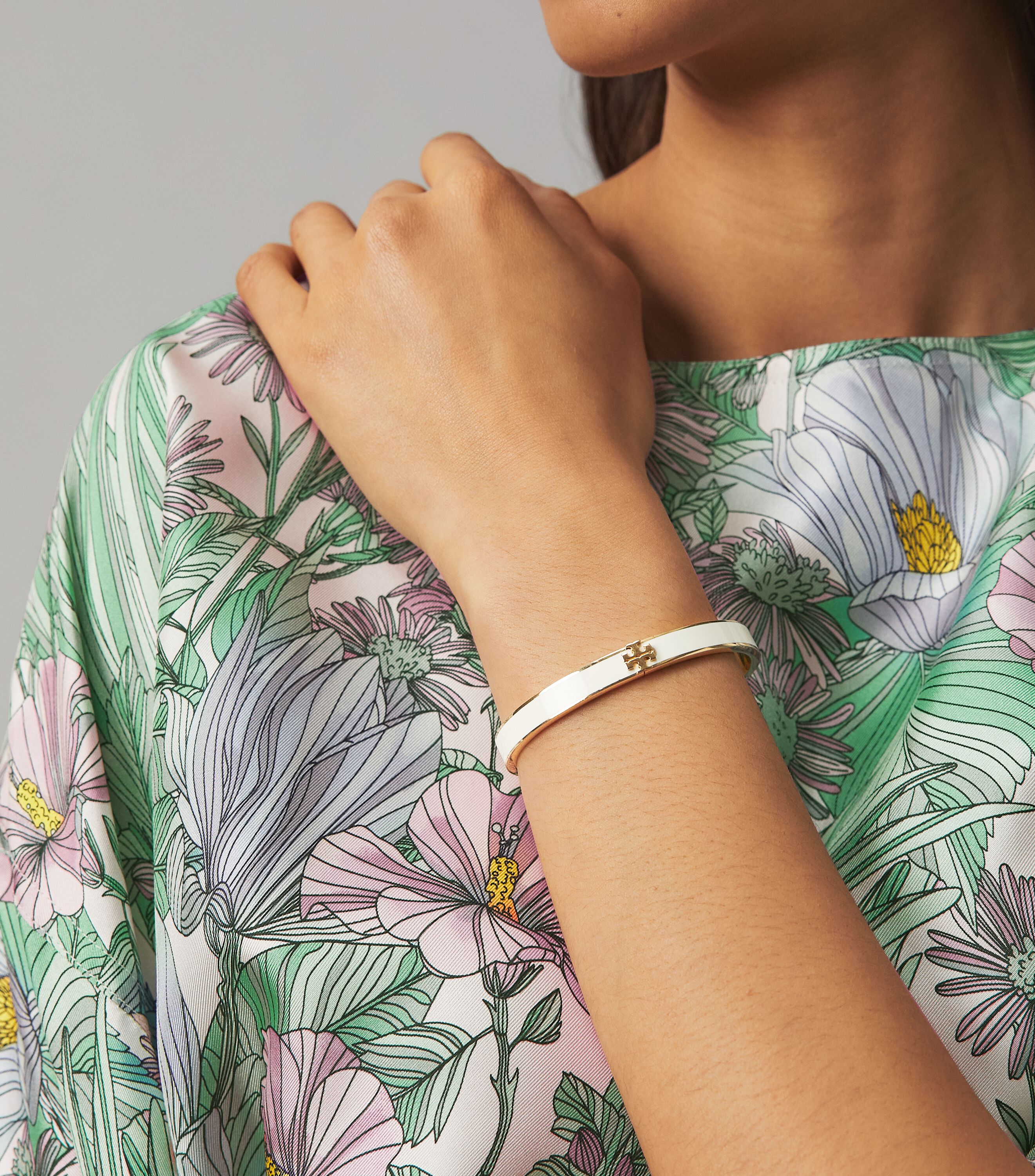 Kira enameled slim shop bracelet