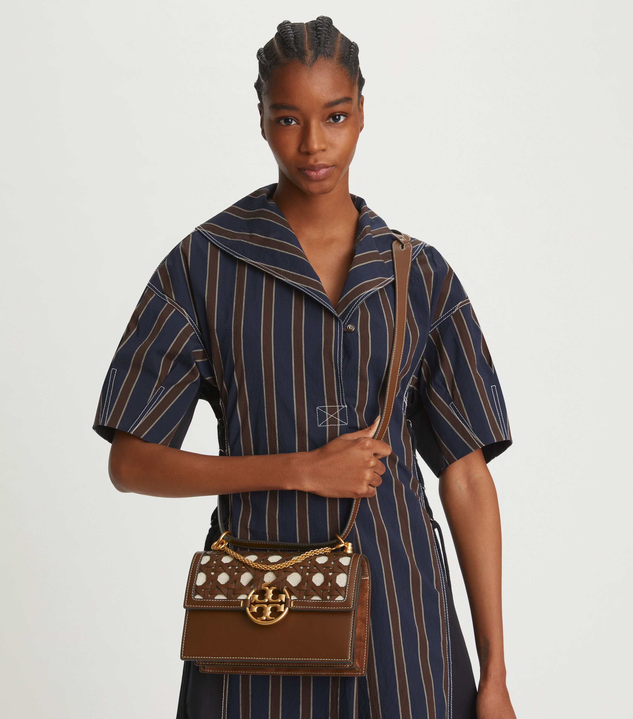 Tory Burch Miller Basketweave ショルダーバッグ Miller Basketweave Small Shoulder Bag, Star Anise | Tory Burch UAE