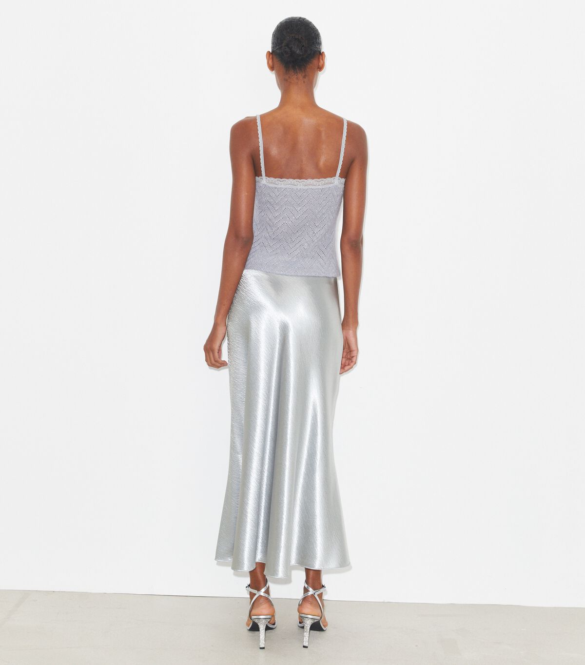 tory burch تنورة ساتان