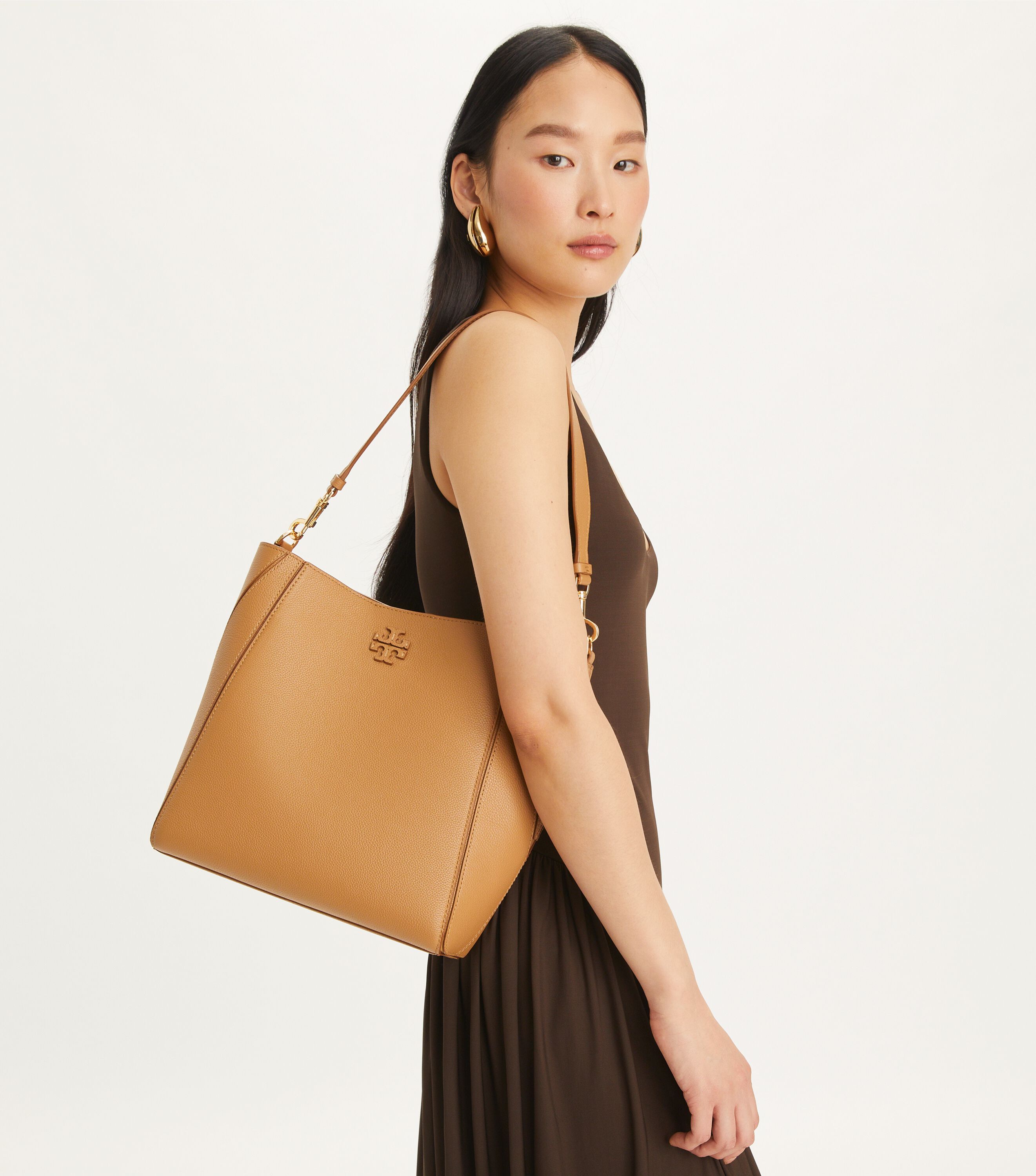 Tory Burch McGraw Bucket Bag Tory Burch UAE