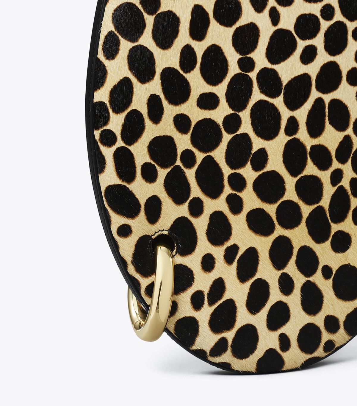 حقيبة يد صغيرة مثقوبة من شعر العجل tory burch حقيبة يد صغيرة مثقوبة من شعر العجل