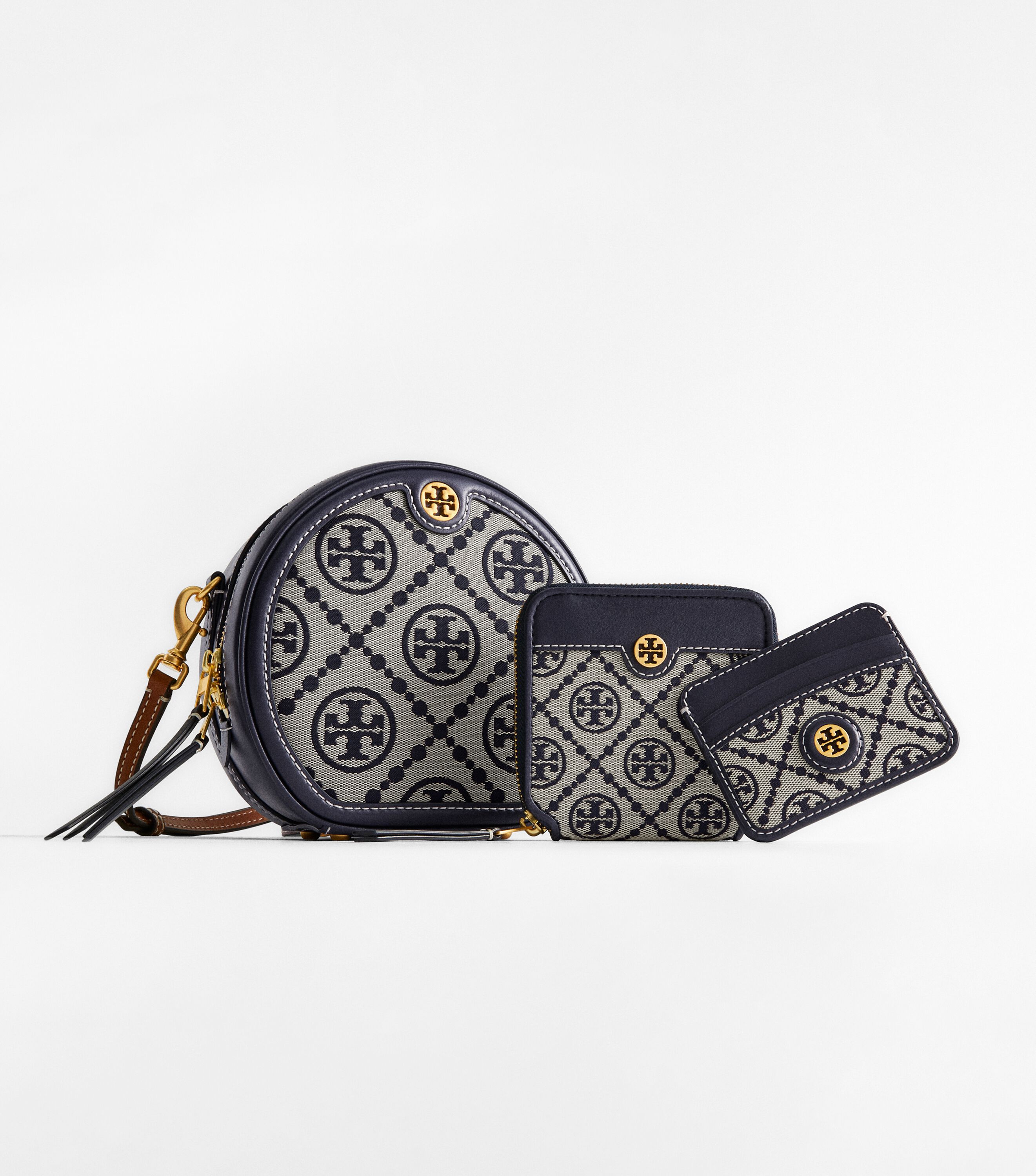 折りたたみ財布 [ToryBurch]T MONOGRAM BI-FOLD WALLET - TORY NAVY T Monogram Bi-Fold Wallet: Women's Designer Wallets | Tory Burch