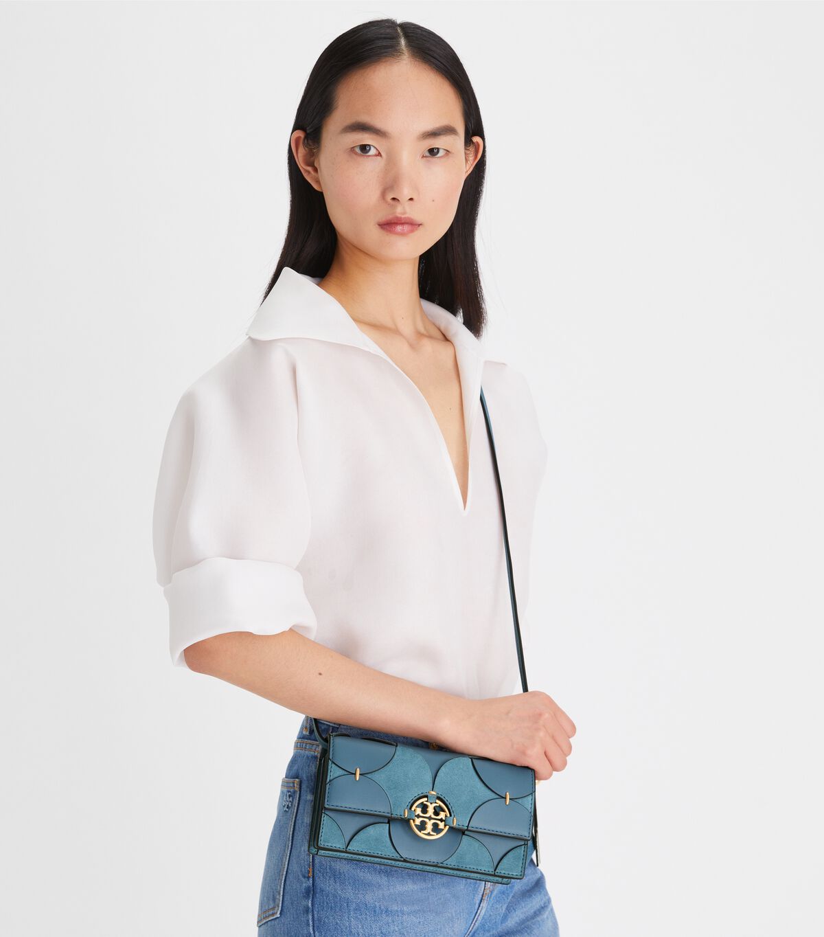 tory burch miller disc die cut wallet crossbody