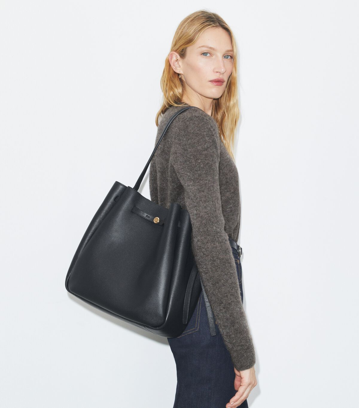 tory burch large romy bucket bag