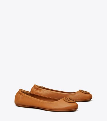 Minnie Travel Ballet, Leather Logo