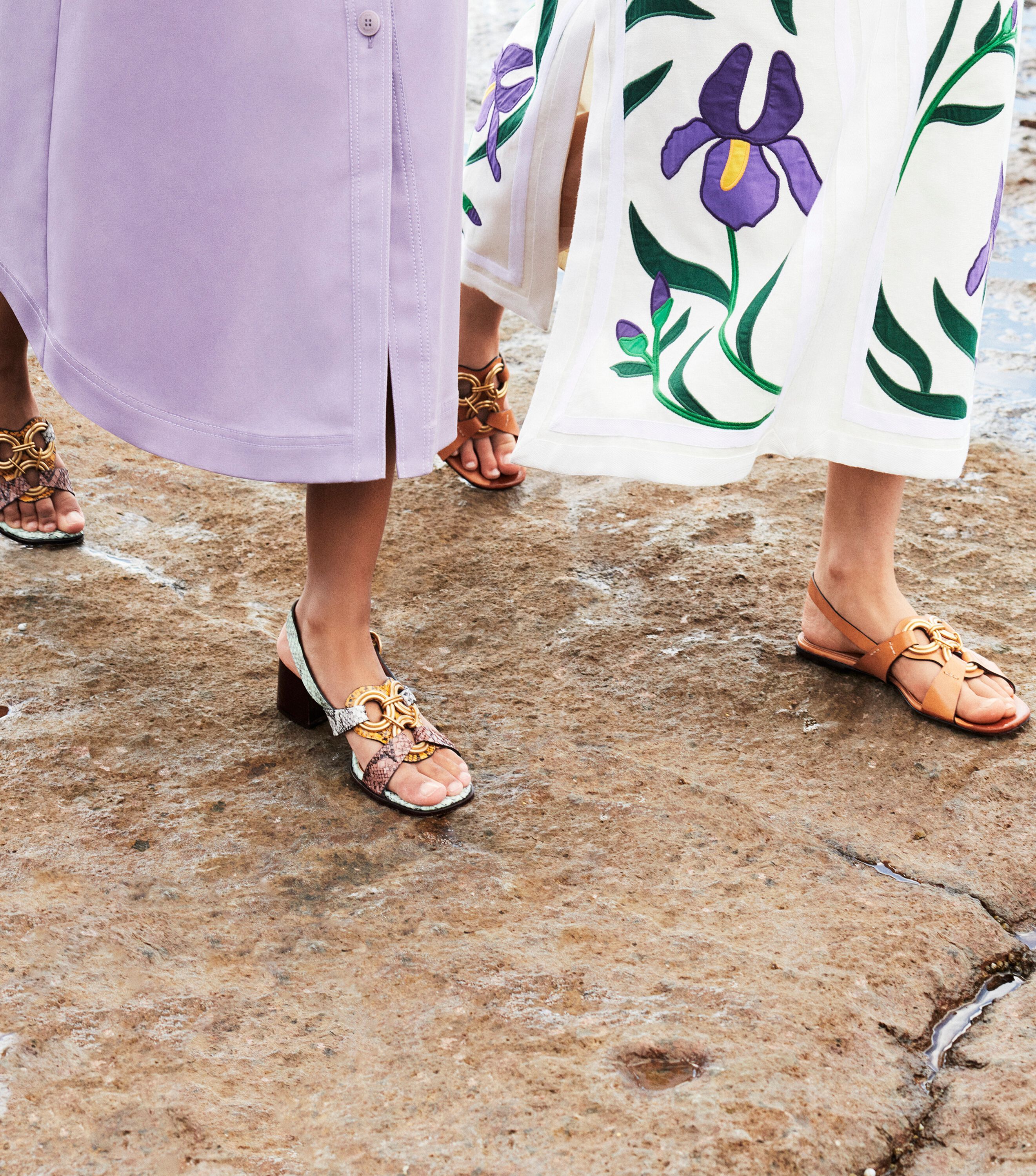 Tory burch sandals best sale with toe ring