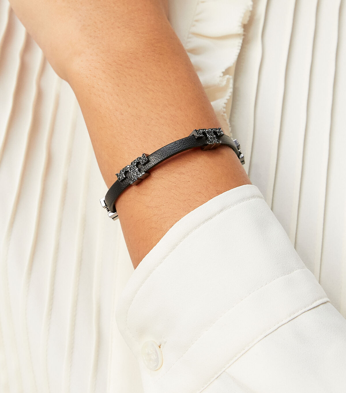 tory burch serif t single wrap pav bracelet