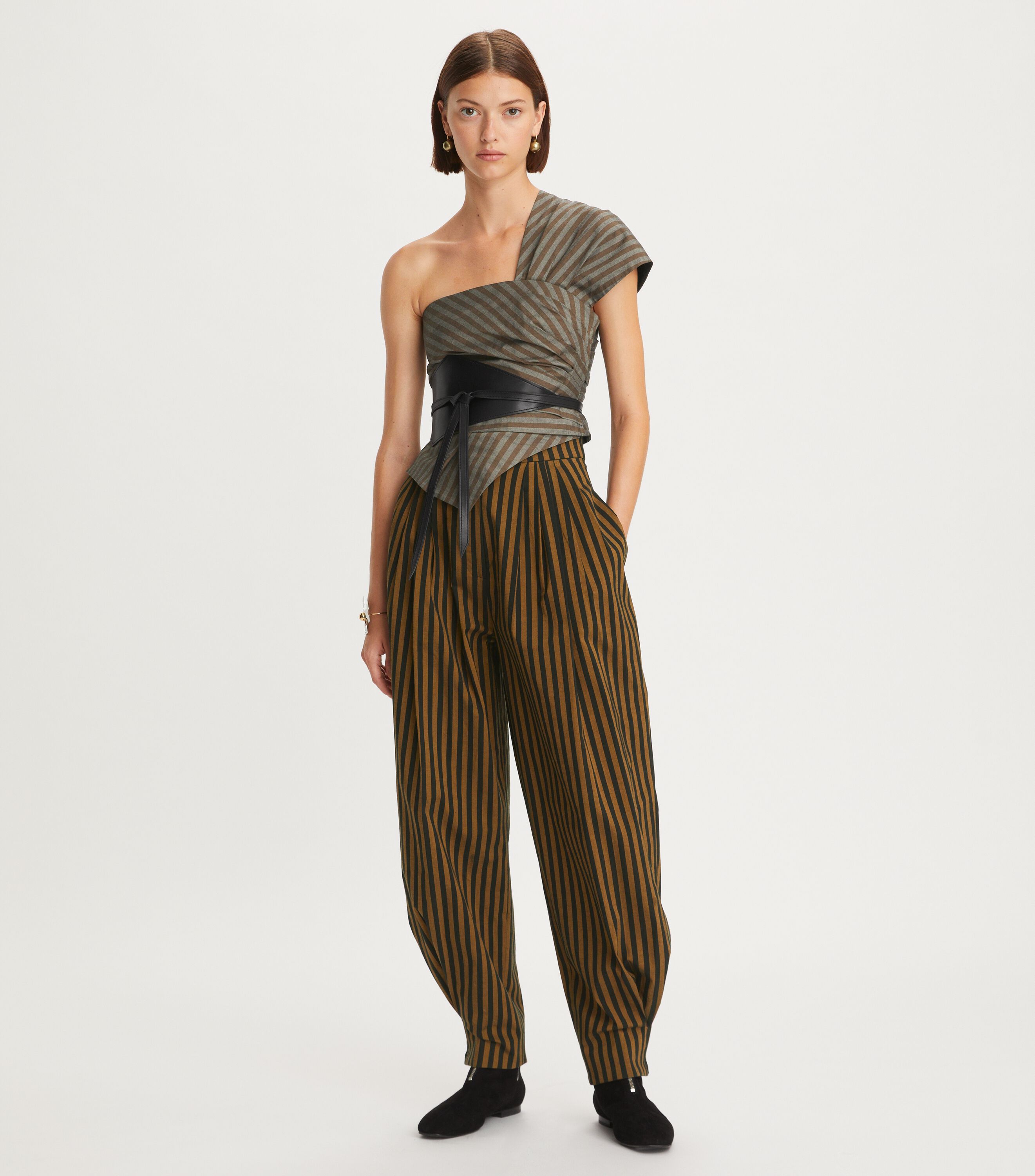【送料&関税込】Tory Burch Shoulder Tie Top One Shoulder Wrap Top, Gray/Camel | Tory Burch UAE