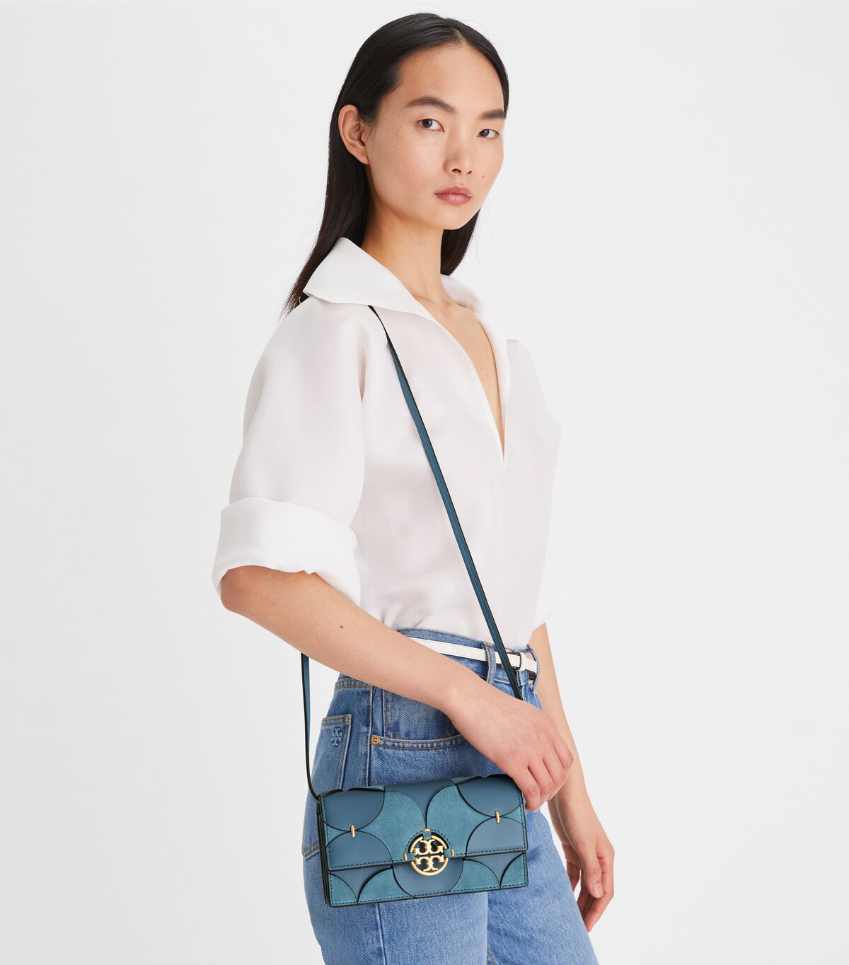 tory burch miller disc die cut wallet crossbody