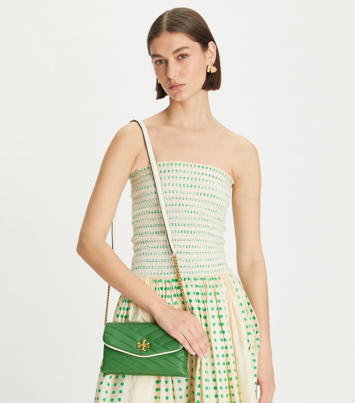 tory burch kira chevron pop edge chain wallet