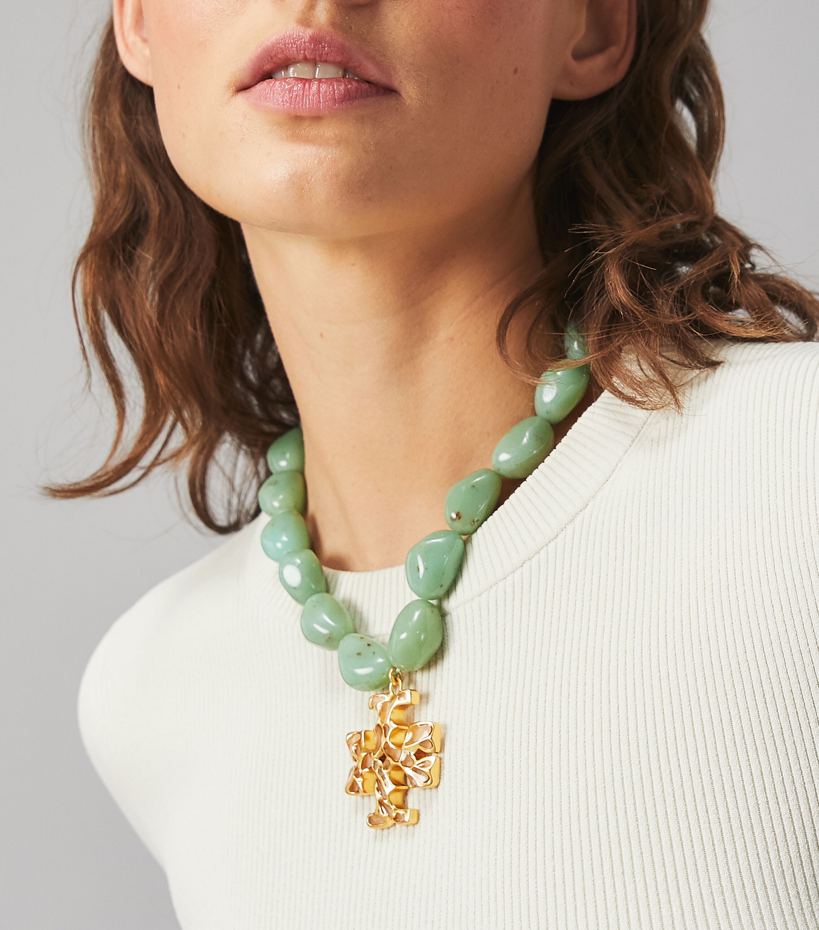 Tory burch store roxanne pearl necklace