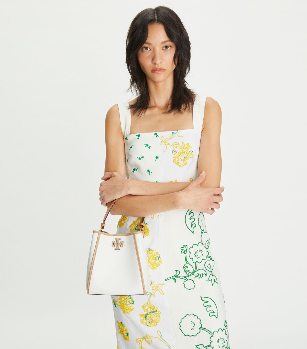 حقيبة دلو صغيرة ماكجرو tory burch حقيبة دلو صغيرة ماكجرو