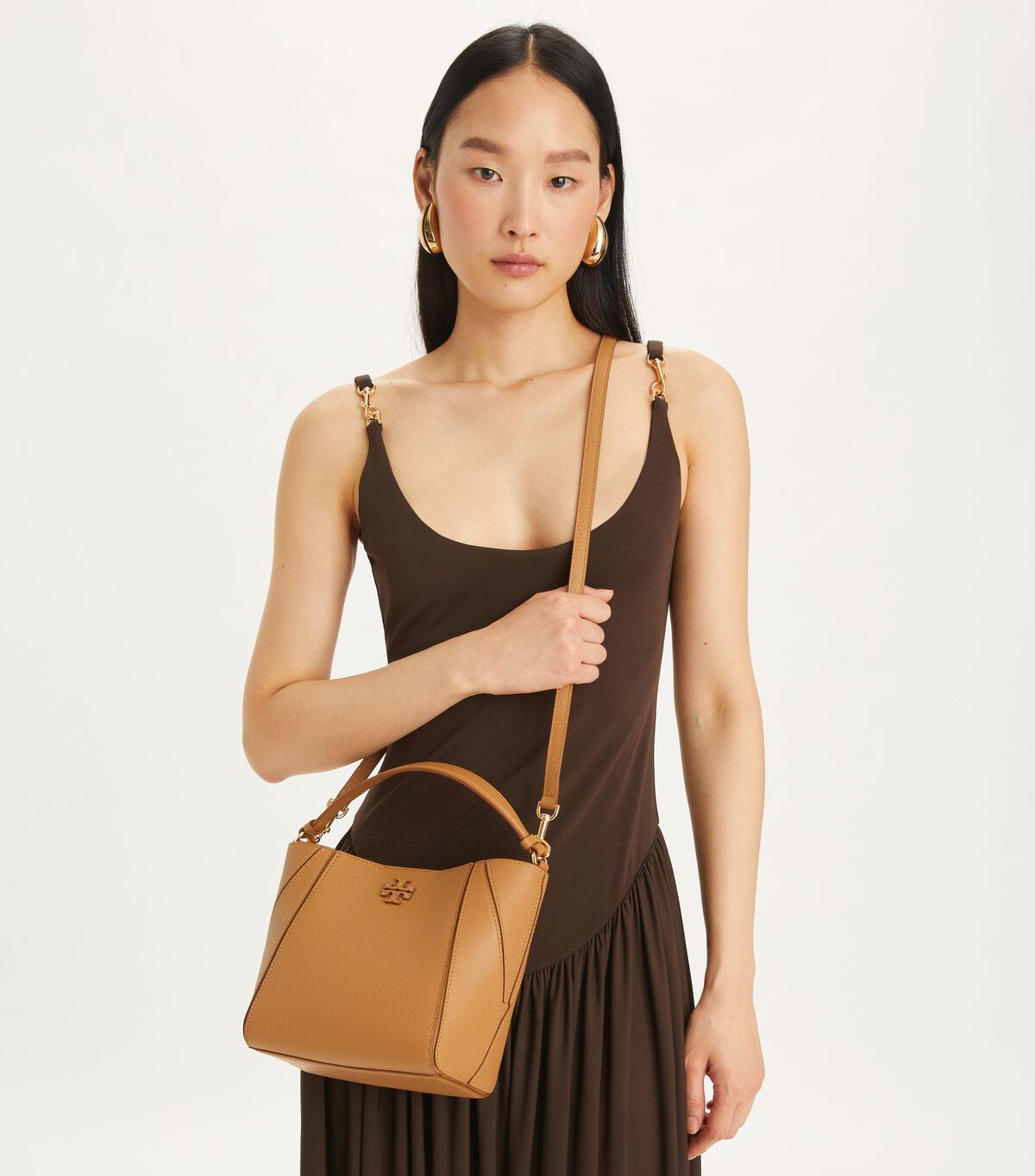 tory burch small mcgraw bucket bag