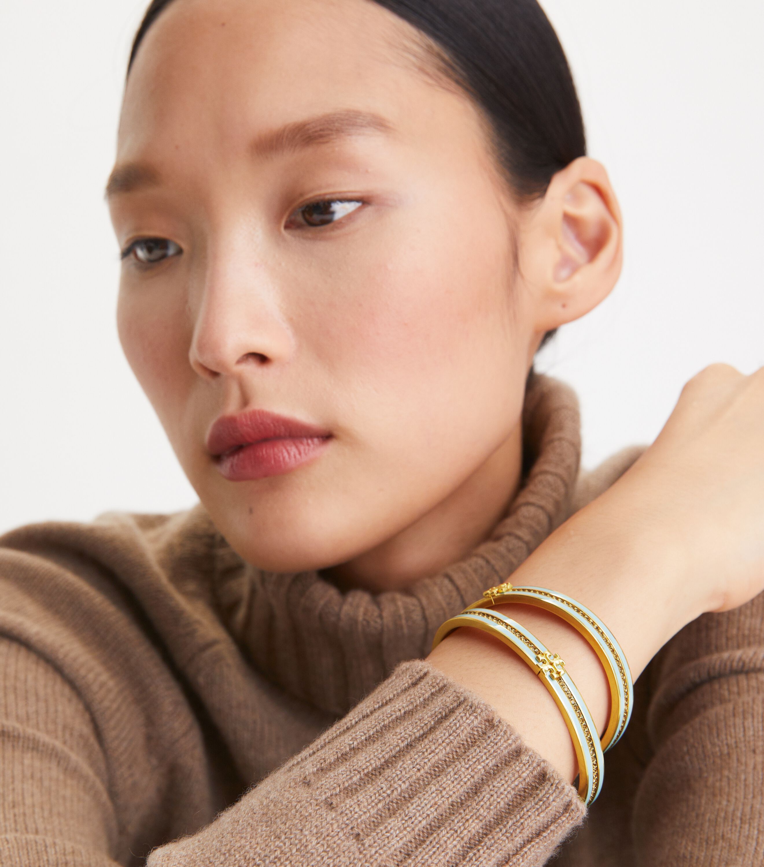 Kira Enamel 7mm Bracelet, Antique Brass/Blue Multi | Tory