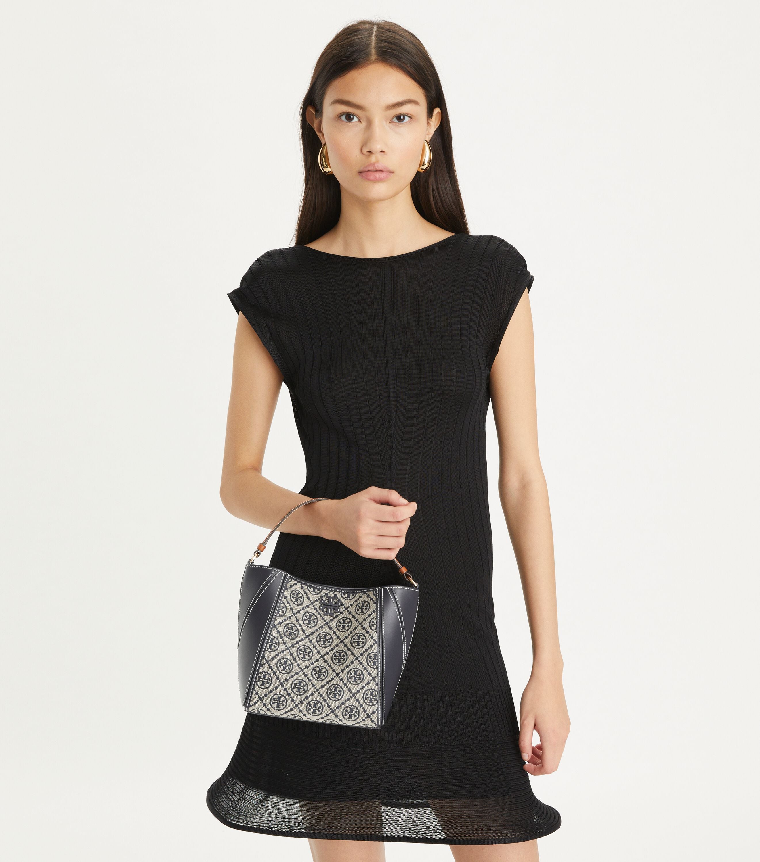 Small T Monogram McGraw Bucket Bag, Tory Navy | Tory Burch UAE