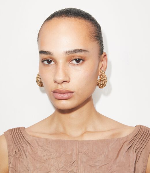 tory burch أقراط مثقوبة بتصميم زخرفي دقيق