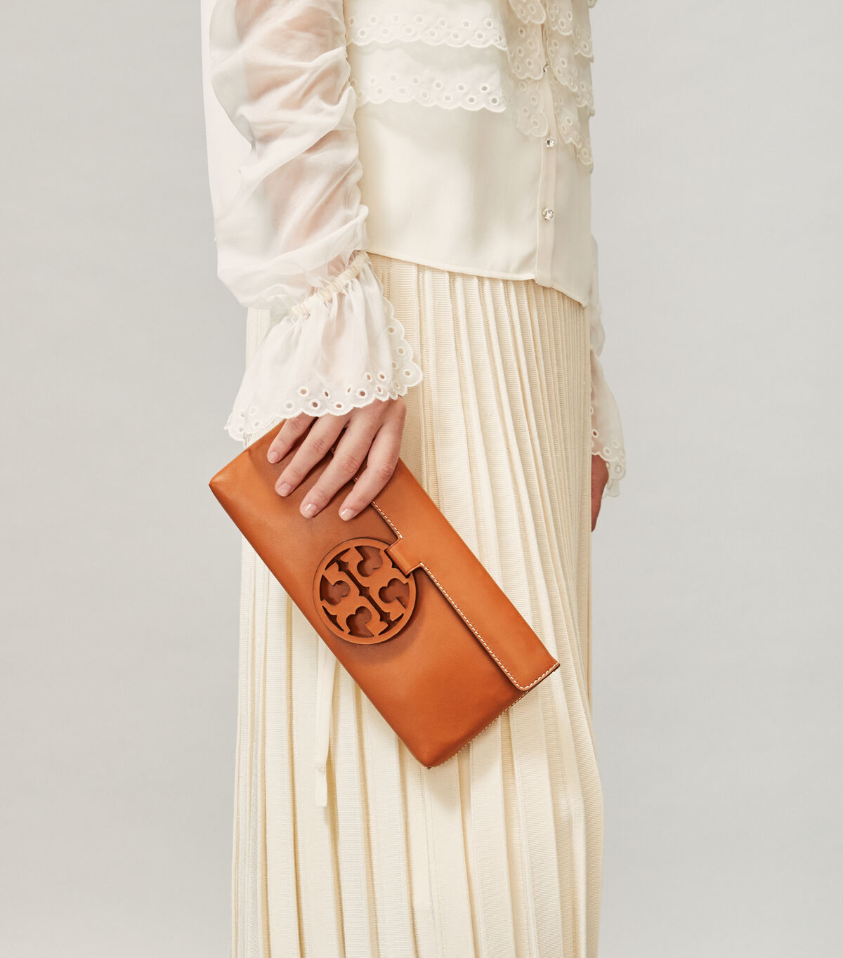 250 TORY BURCH Miller Clutch AGED CAMELLO |