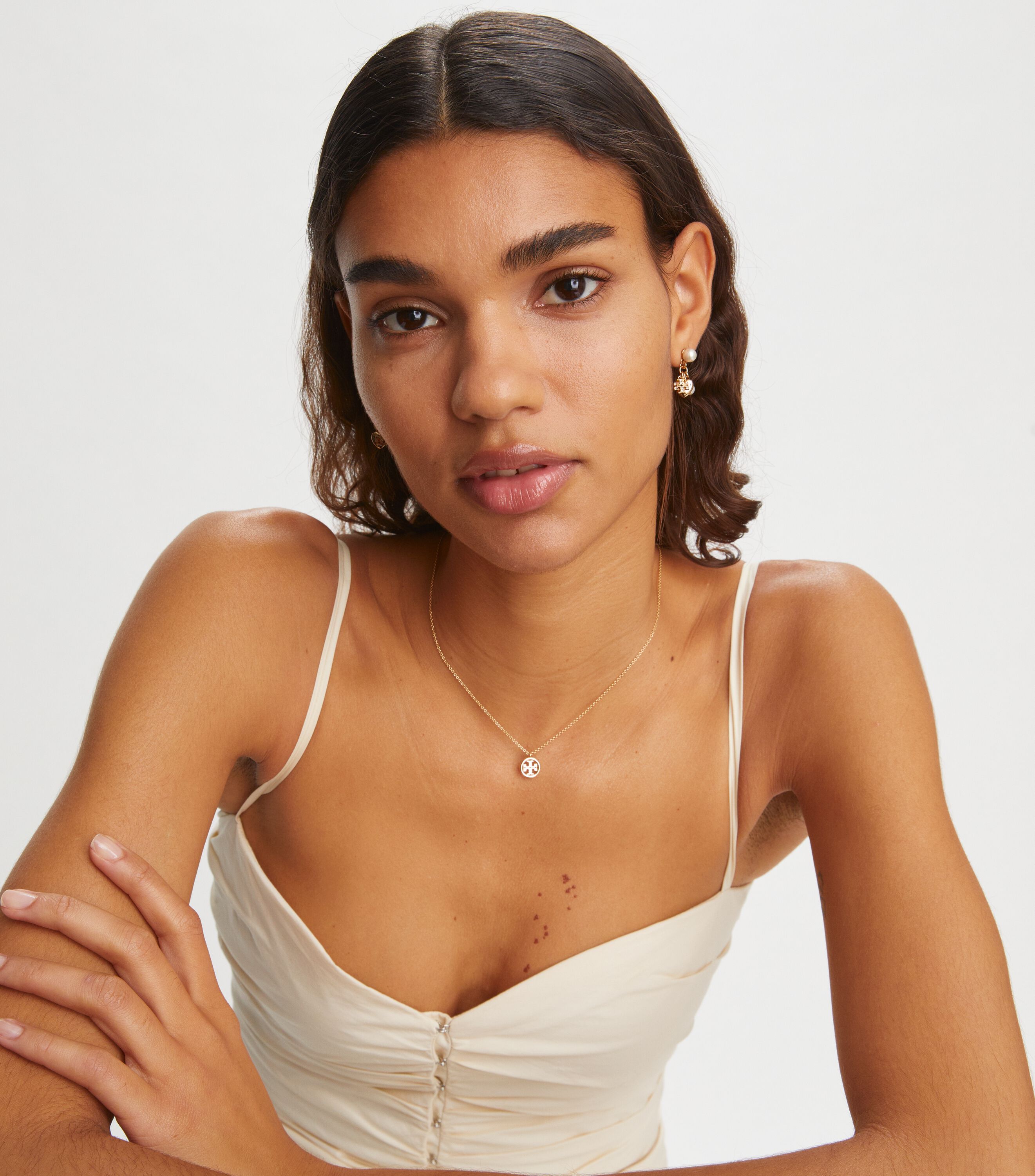Shop Women s designer necklaces Online Tory Burch Tory Burch UAE