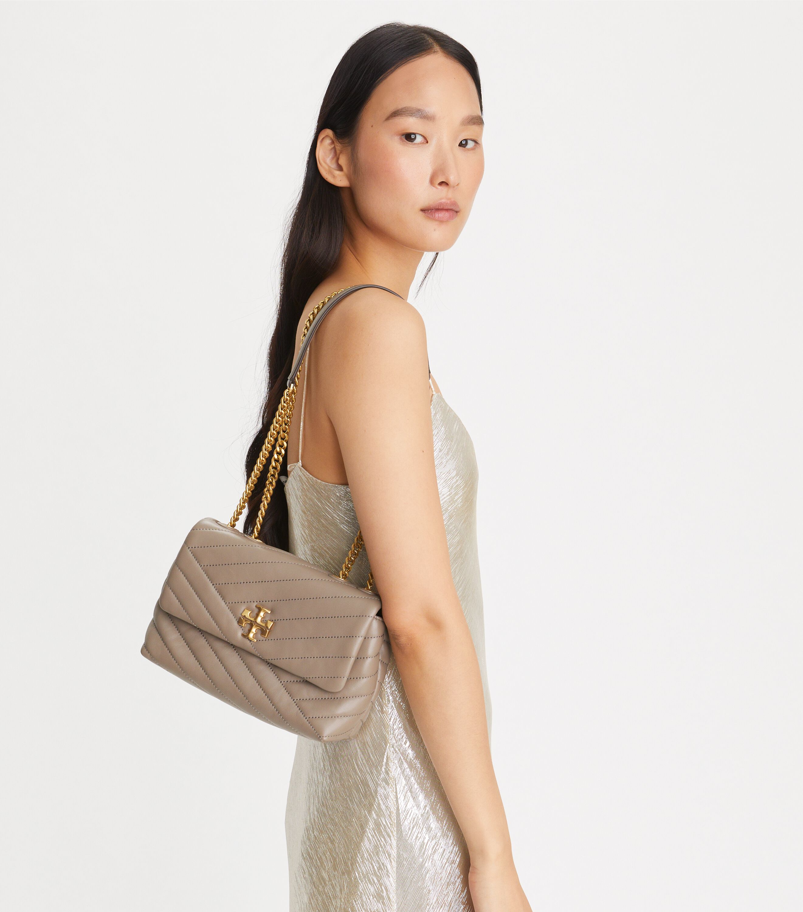 【新品】TORYBURCH KIRA CHEVRON GRAY HERON Small Kira Chevron Convertible Shoulder Bag, Gray Heron | Tory