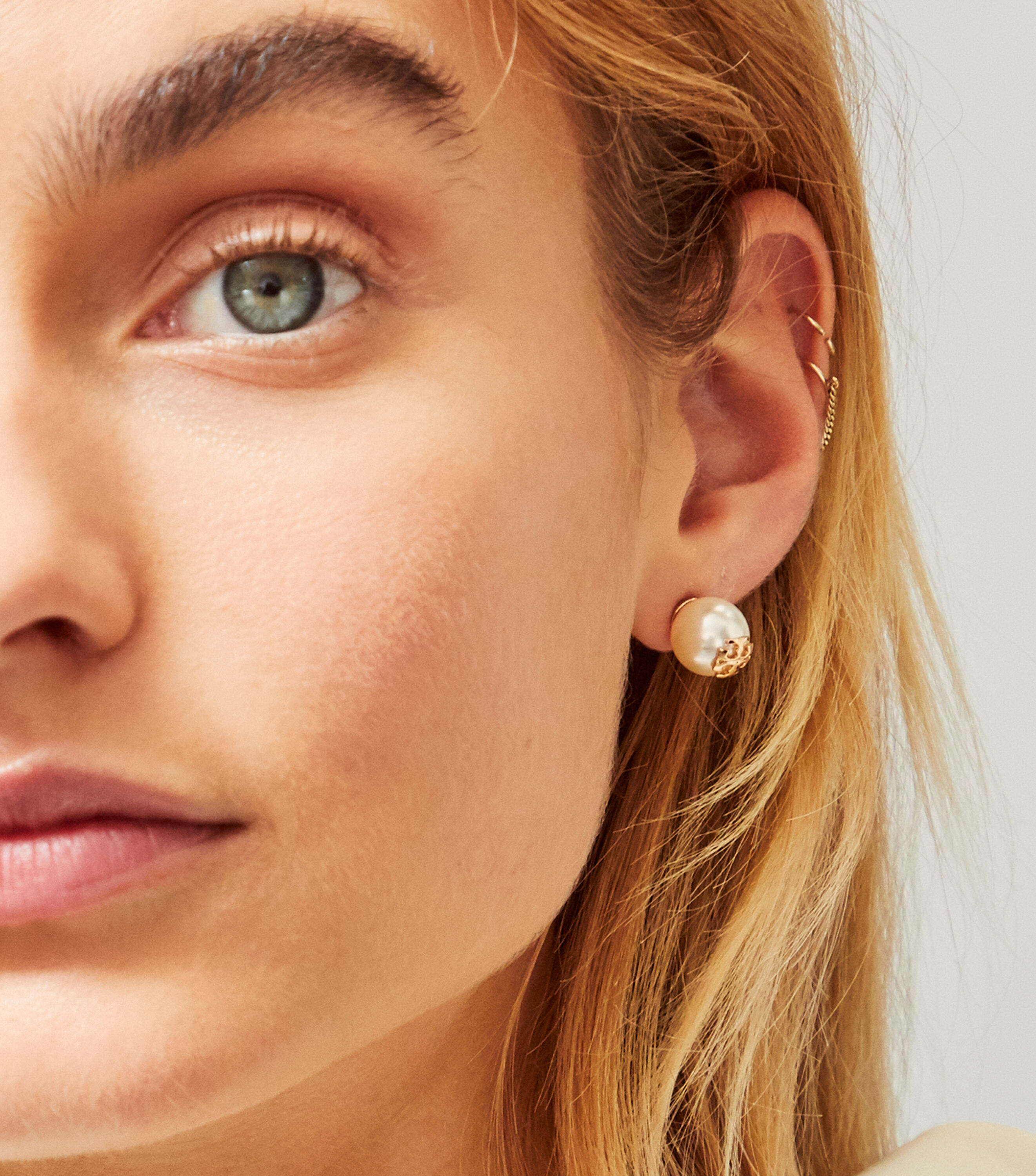 Tory burch top logo stud earrings
