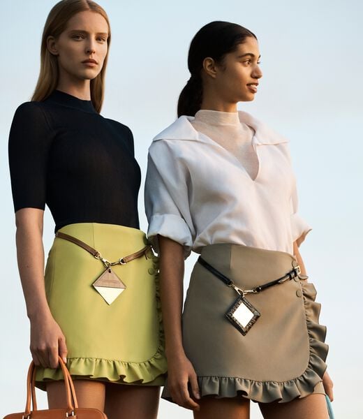 tory burch سكورت تكشكشة تويل