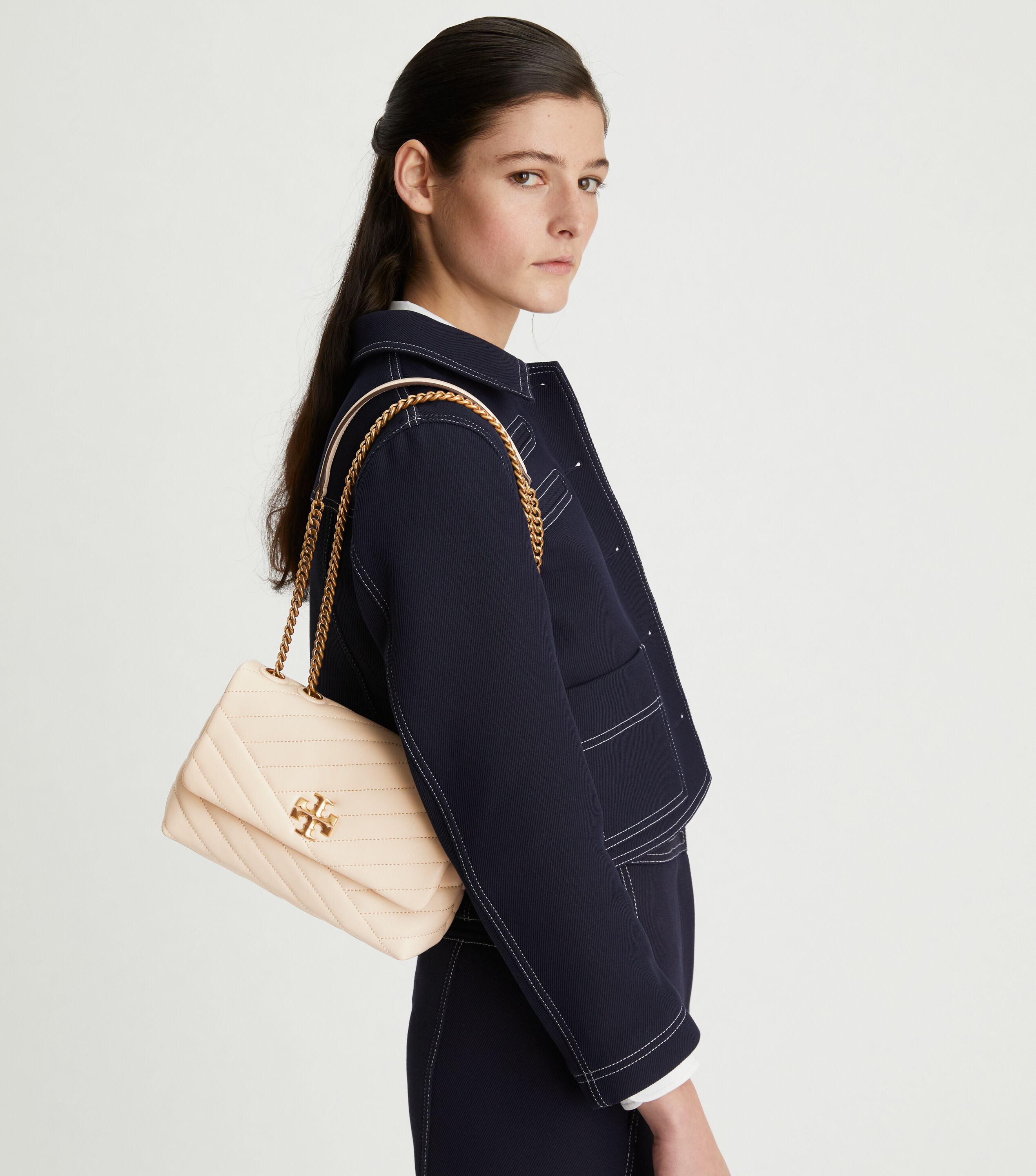 Tory burch women's kira chevron deals shoulder bag