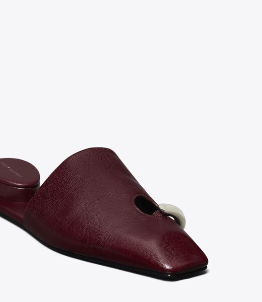 tory burch حذاء مثقوب
