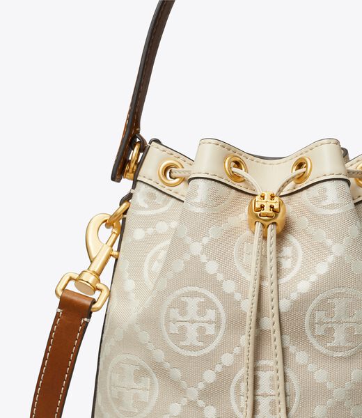 tory burch حقيبة دلو تي مونوغرام