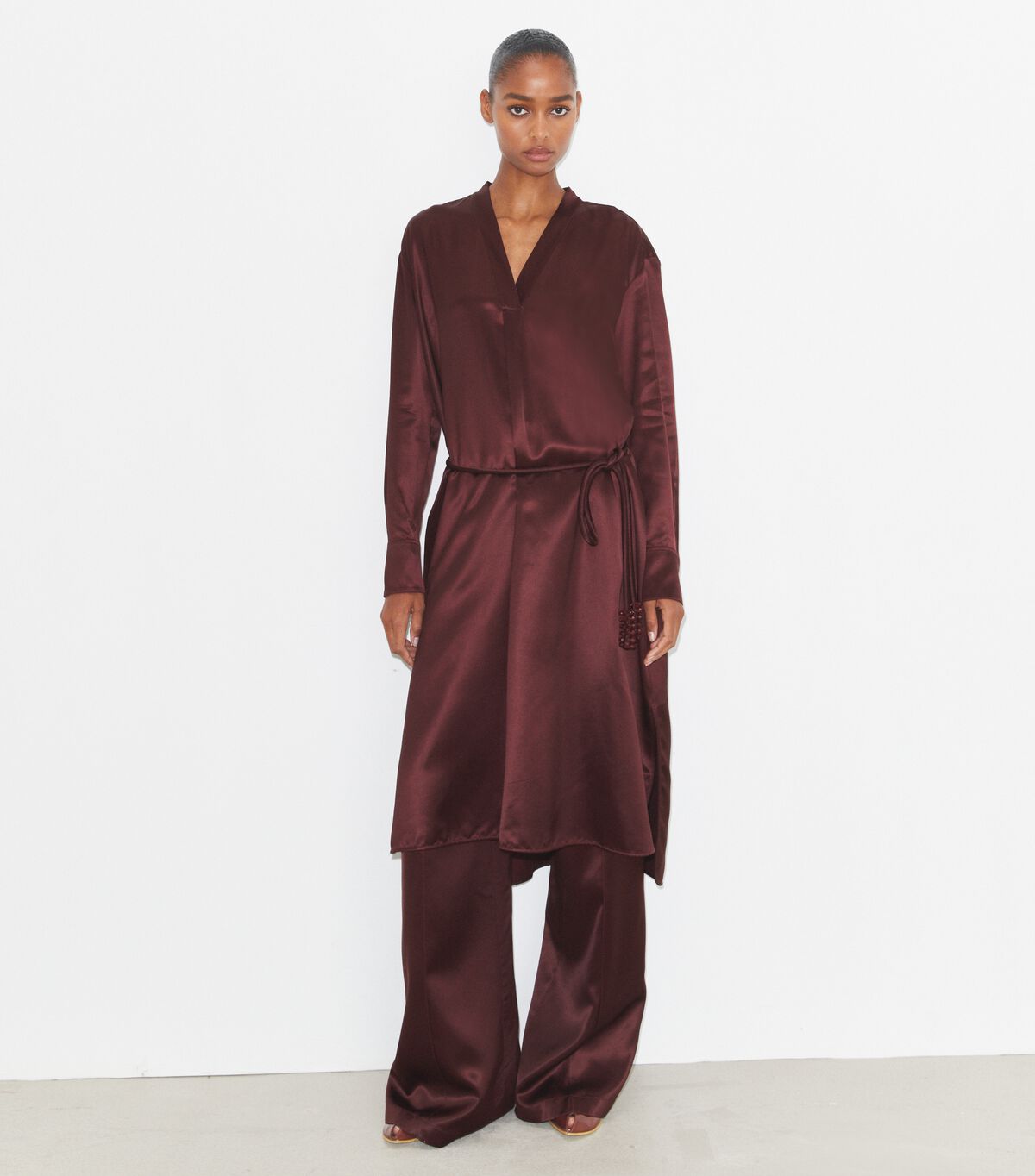 فستان قميص من الفيسكوز tory burch فستان قميص من الفيسكوز